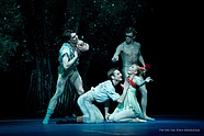 Aleksandra Liashenko, Jarosław Zaniewicz, Maksim Woitiul and Patryk Walczak in John Neumeier's 'A Midsummer Night's Dream', photo: Ewa Krasucka