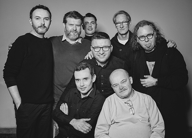 Zdjęcie grupy mężczyzn, pracowników Teatru Wielkiego