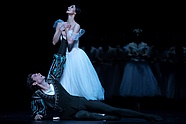 „Giselle” Mainy Gielgud: Vladimir Yaroshenko (Książę Albert) i Chinara Alizade (Giselle), fot. Ewa Krasucka