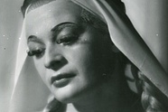 Maria Fołtyn (Elza) w "Lohengrinie" Ryszarda Wagnera, Opera Warszawska, prem. 25 lutego 1956, reż. Wiktor Bregy, fot. Edward Hartwig