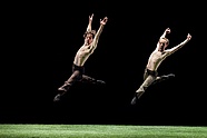 Adam Kozal i Jacek Tyski w balecie „The Green” Eda Wubbe, fot. Ewa Krasucka