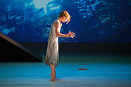 Dagmara Dryl in Jacek Tyski's 'Hamlet', photo: Ewa Krasucka