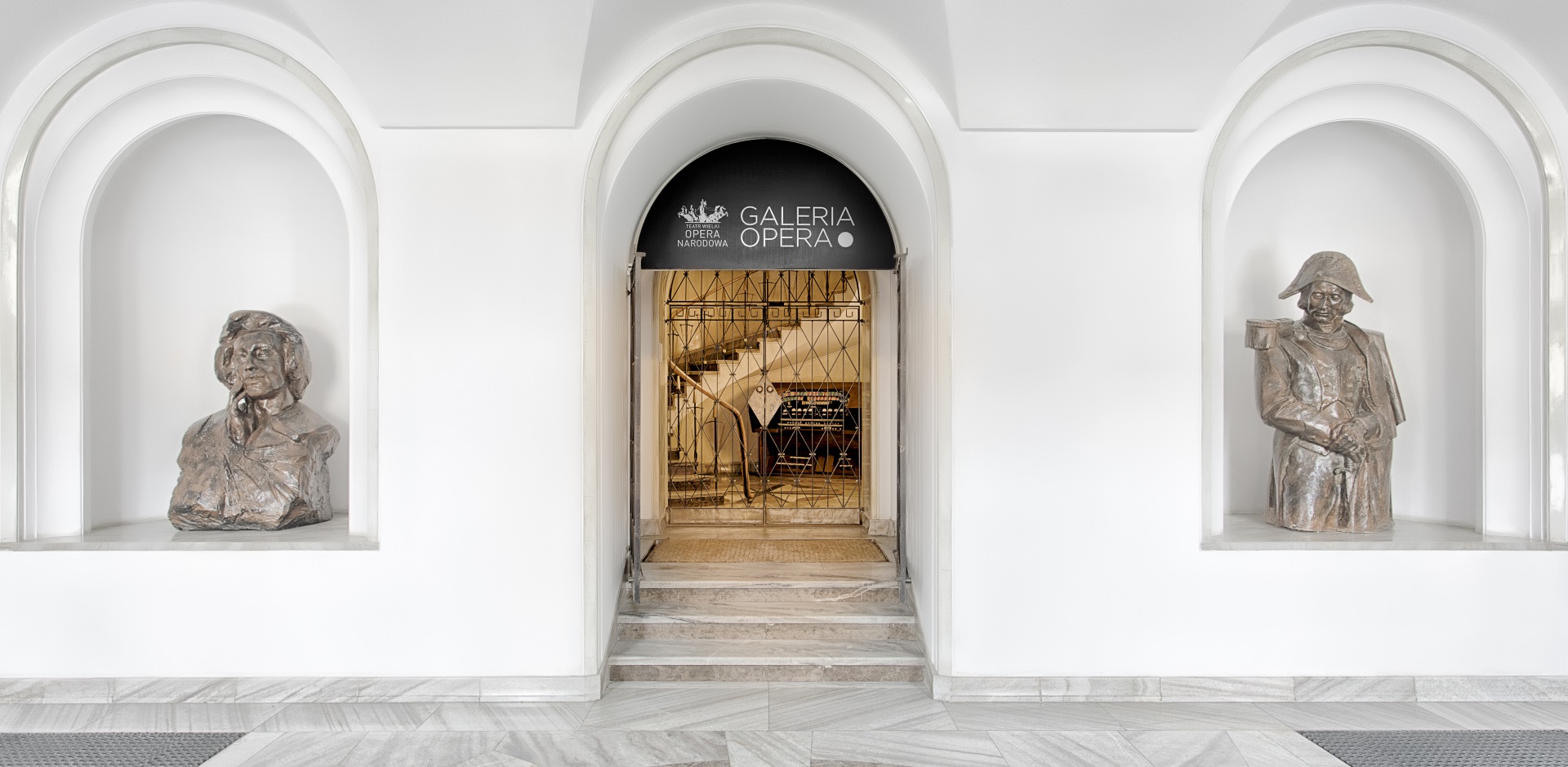Entrance to Opera Gallery