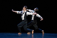Sebastian Solecki i Vladimir Yaroshenko w balecie „Kurt Weill” Krzysztofa Pastora, fot. Ewa Krasucka