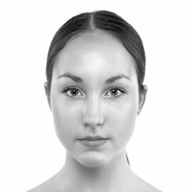 KORNELIA HAŁUSZKA