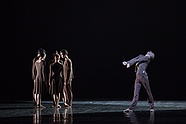 Carlos Martín Pérez w balecie „I przejdą deszcze…” Krzysztofa Pastora, fot. Ewa Krasucka