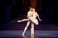Aleksandra Liashenko and Vladimir Yaroshenko in Frederick Ashton's 'Cinderella', photo: Ewa Krasucka