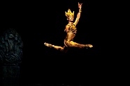 Diogo de Oliveira jako Złoty Bożek w „Bajaderze”, fot. Ewa Krasucka