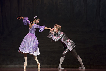 "The Lady of the Camellias": Chinara Alizade as Manon Lescaut & Dawid Trzensimiech as Chevalier des Grieux, photo: Ewa Krasucka