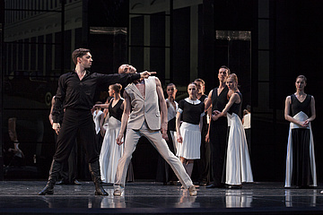 „Romeo i Julia”: Paweł Koncewoj jako Tybalt i Carlos Martín Pérez jako Mercutio, fot. Ewa Krasucka