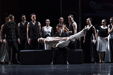 „Romeo i Julia”: Carlos Martín Pérez jako Mercutio i Paweł Koncewoj jako Tybalt oraz Polski Balet Narodowy, fot. Ewa Krasucka
