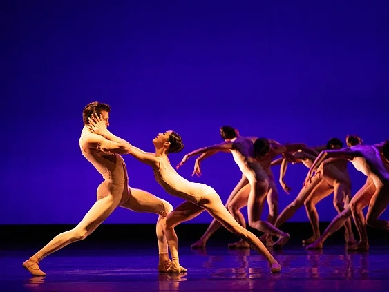 'Moving Rooms+' (Kilar Concerto), Hannah Cho and Kristóf Szabó, photo: Ewa Krasucka 'Moving Rooms+' (Kilar Concerto), Hannah Cho and Kristóf Szabó, photo: Ewa Krasucka