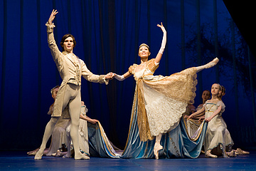 photo by Ewa Krasucka