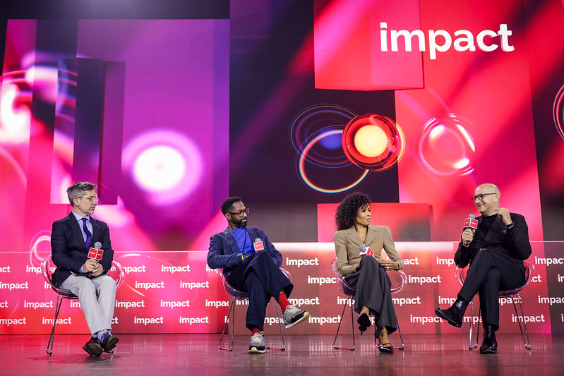 Boris Kudlička, Omena Mensah, Frances van Hasselt oraz Curtis Hölder podczas panelu