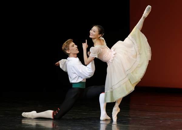 5. Yuka Ebihara and Dawid Trzensimiech of the Polish National Ballet in a pas de deux from August Bournonville’s Flower Festival in Genzano.