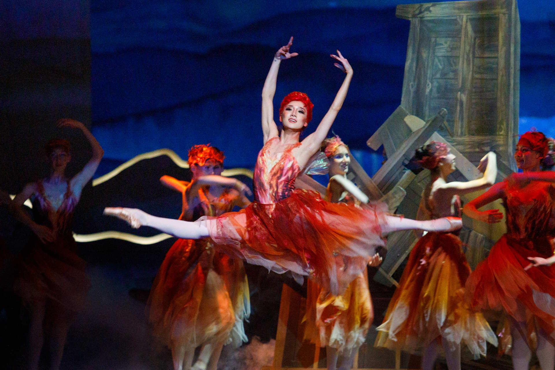 Hye Ji Kang jako Czerwona Wróżka w „Pinokiu”, fot. Ewa Krasucka