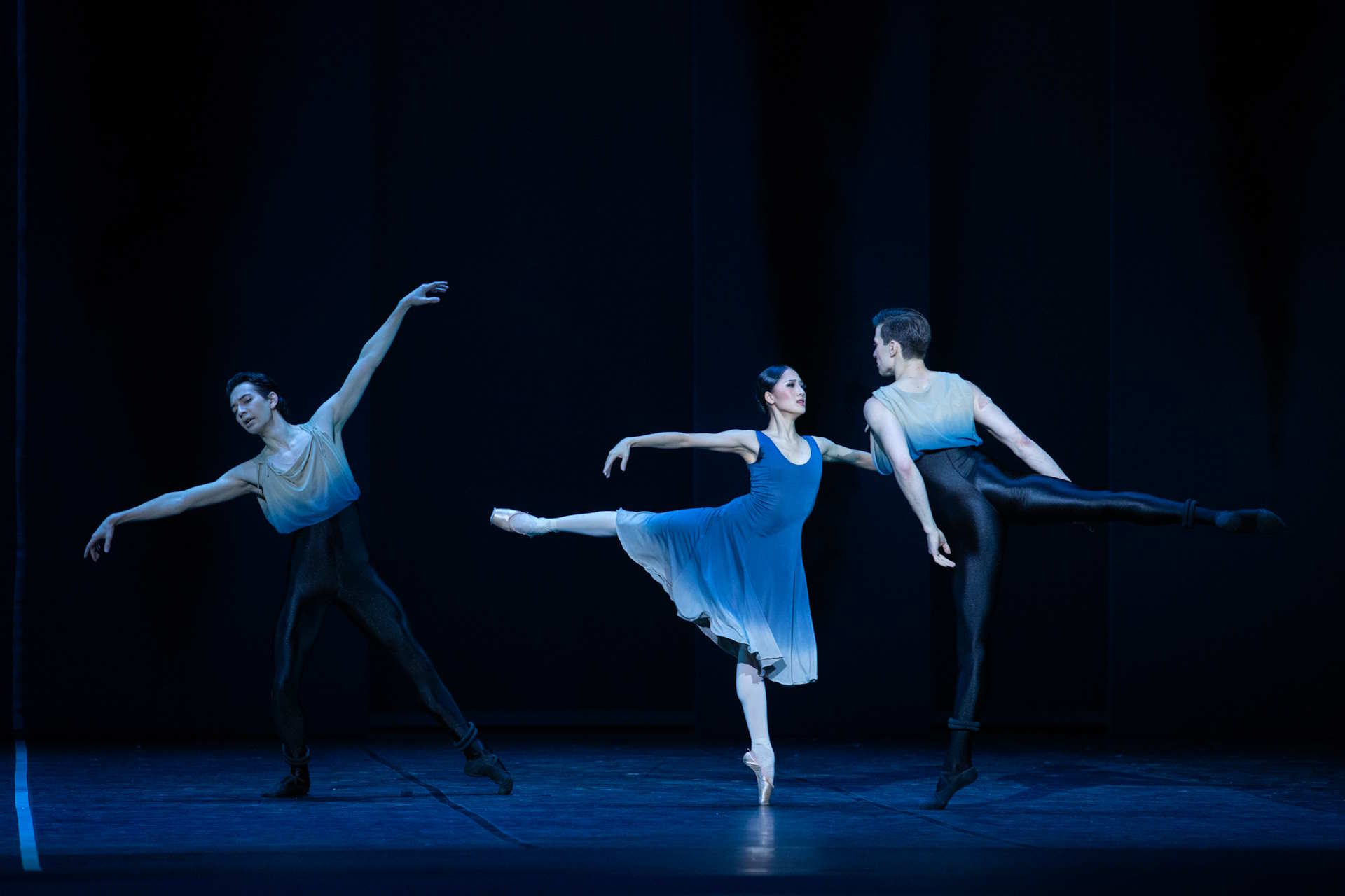 Bogdan Verbovoy oraz Hye Ji Kang i Kristóf Szabó w „Siódmej symfonii”, fot. Ewa Krasucka